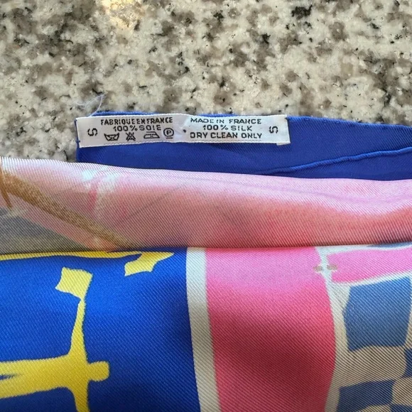 Hermes Scarf En Course - Picture 2 of 8